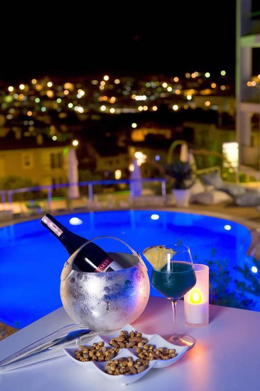 Kondo Suites Чесме Екстериор снимка