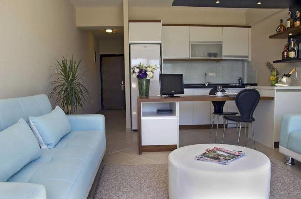 Kondo Suites Чесме Екстериор снимка