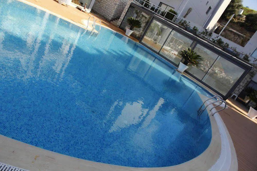 Kondo Suites Чесме Екстериор снимка